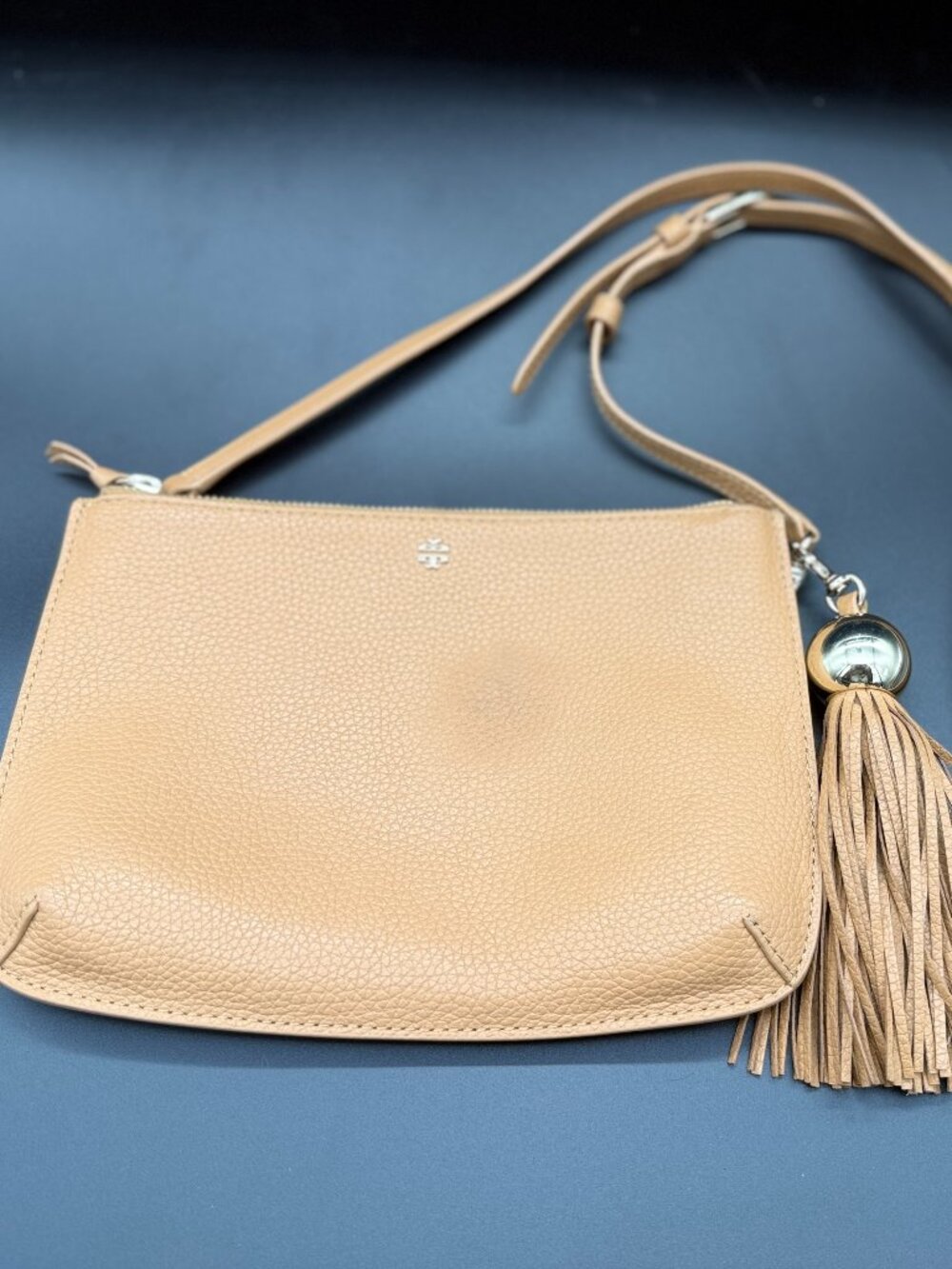 Tory Burch Crossbody | Thea Messenger Swingpack | Tiramisu | FLAWED